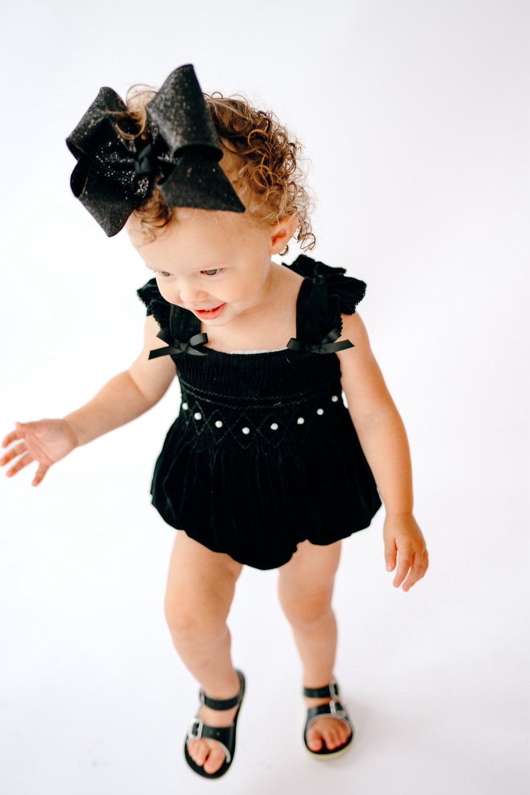 LITTLE BLACK PEARLS VELVET BUBBLE